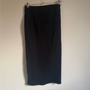 Uniqlo Black Midi Skirt with Pockets
